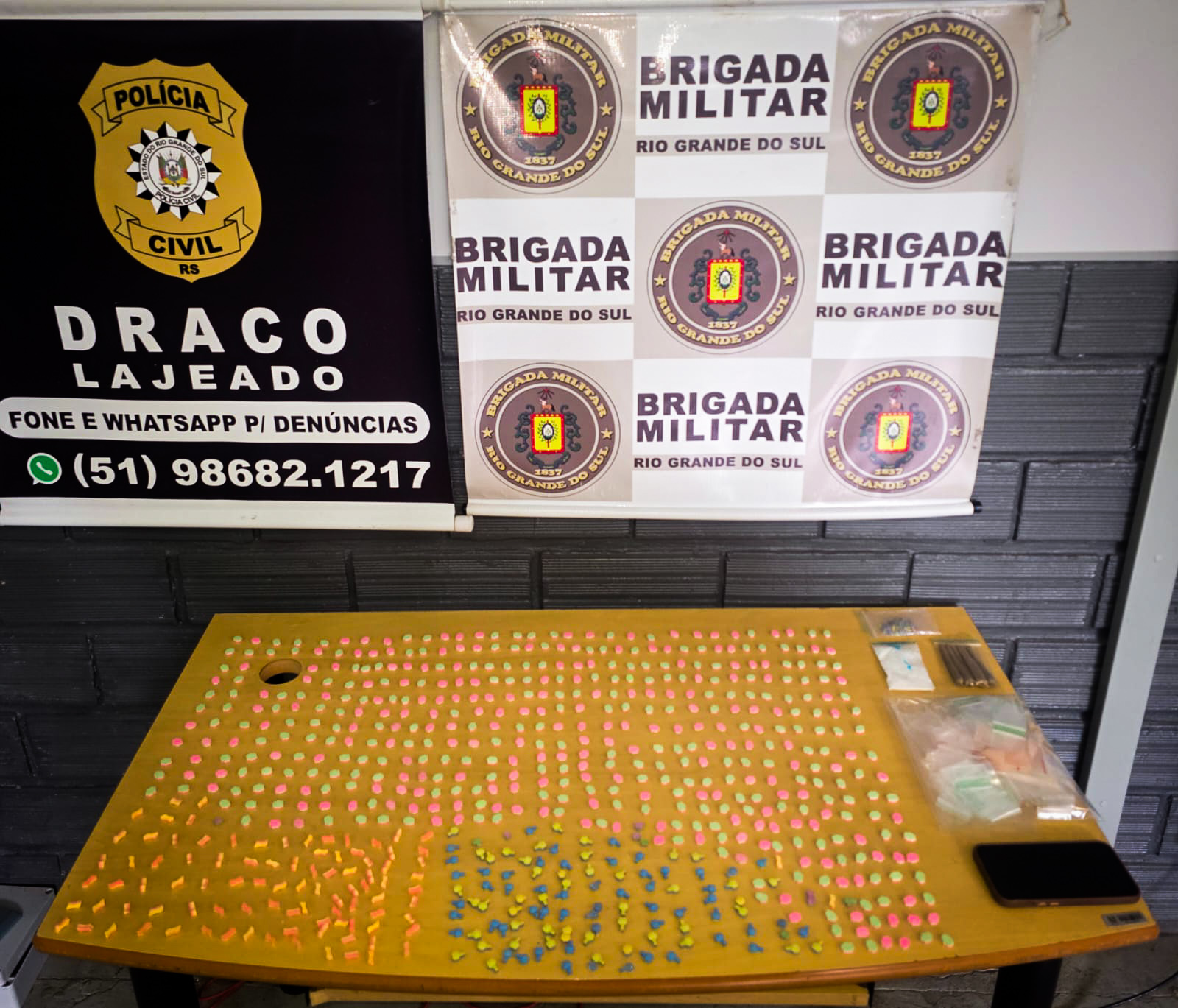 Jovem de 23 anos é presa por tráfico de drogas no Bairro São Bento