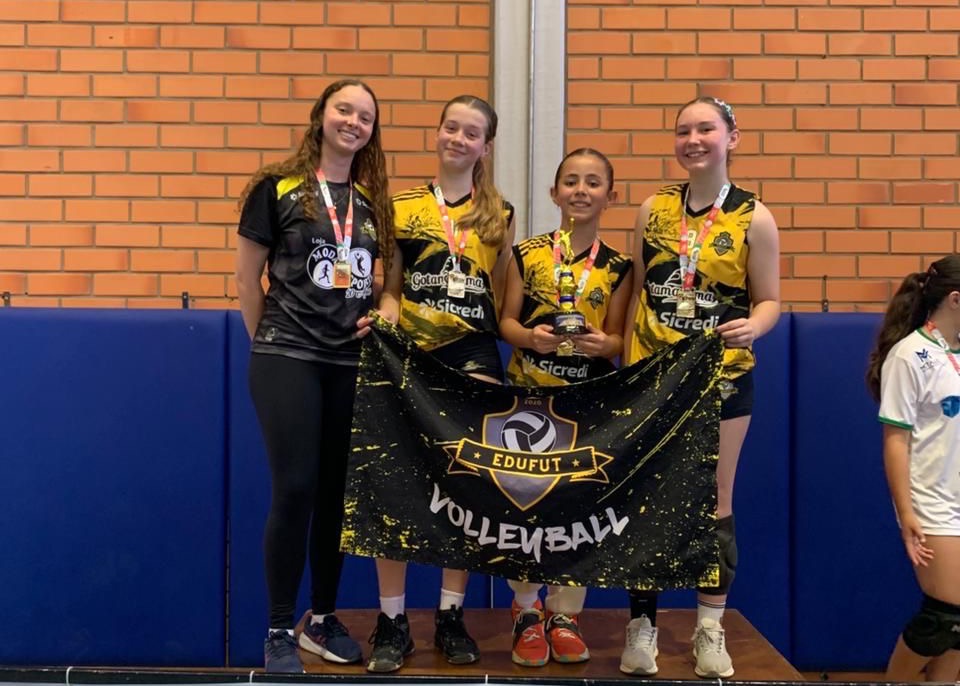 Edufut conquista título estadual de mini vôlei de forma invicta